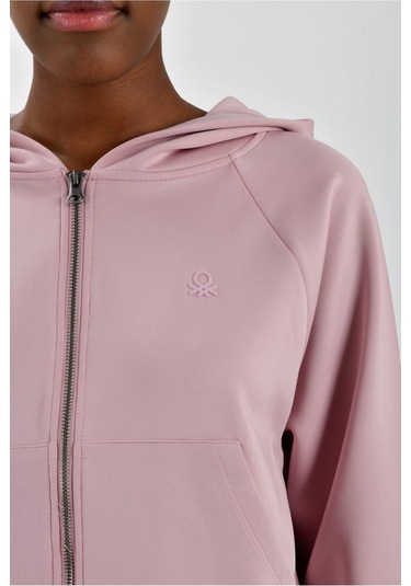 Kadın Sol Göğsü Logo Detaylı Cepli Kapüşonlu Sweatshirt Pembe
