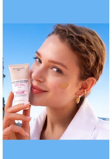 Byphasse Anti-Aging 3'ü 1 Arada Renkli Güneş Kremi Light SPF50+ 50 ML