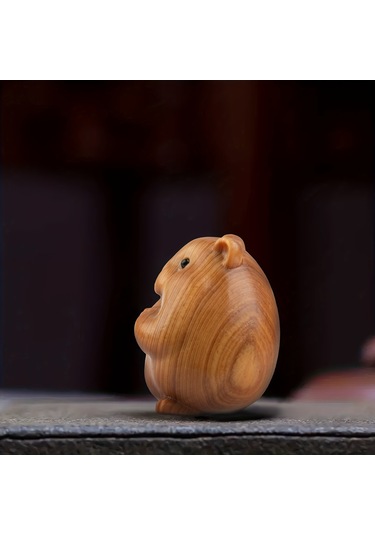 Büyüleyici Şimşir Oyulmuş Hamster Heykeli