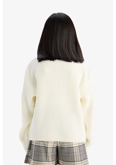 Defacto Kız Çocuk Standart Fit Bisiklet Yaka Triko Kazak C6909a825auer105 Ekru