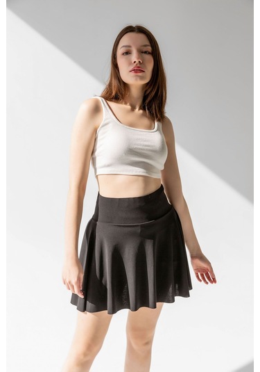 Beyaz Yüksek Bel Cepli Toparlayıcı Şort Etek Siyah