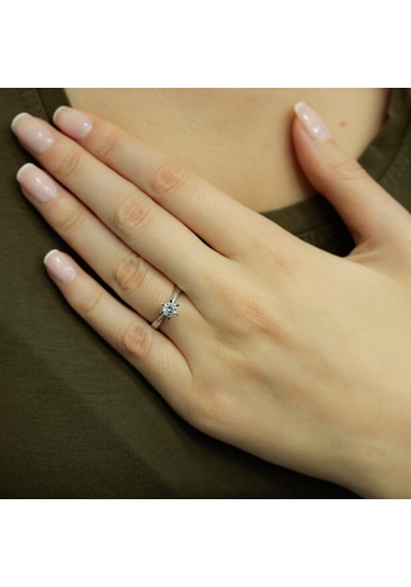 Lova G 0,40 Karat Pırlanta Tektaş Yüzük - HRD Sertifikalı