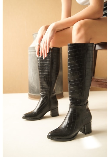 Morena Siyah Kroko Topuklu 5 Cm Topuklu Yanı Fermuarlı Günlük Kullanım Çizme Siyah Kroko Morena Siyah Kroko Topuklu 5 Cm Topuklu Yanı Fermuarlı Günlük Kullanım Çizme Siyah Kroko