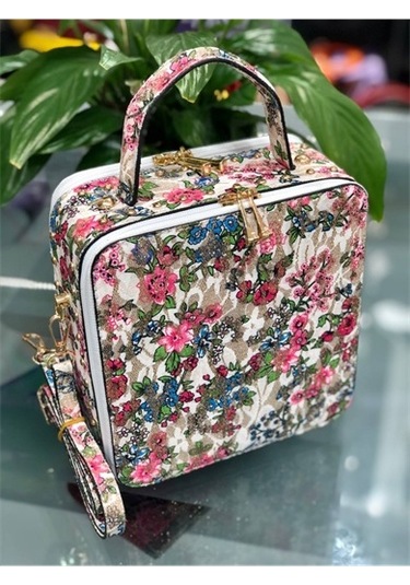 Sentt Deri Kare Zımbalı Çanta Pembe