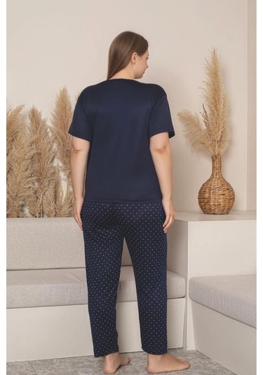 Charme Kadın Büyük Beden Bisiklet Yaka Milan Likralı Kısa Kol Pijama Takımı K601/254 - 1 Adet Lacivert Charme Kadın Büyük Beden Bisiklet Yaka Milan Likralı Kısa Kol Pijama Takımı K601/254 - 1 Adet Lacivert