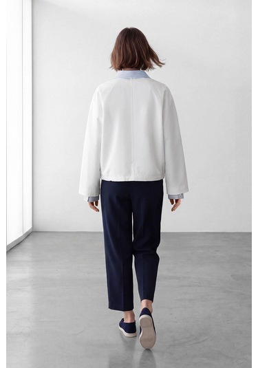 Nauvè Kısa Düğmeli Oversize Trençkot Beyaz