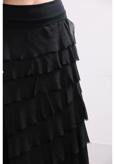 İtalyan 2 Beden Ince Gösteren Kat Kat Ipek Etek & Straplez Elbise Siyah