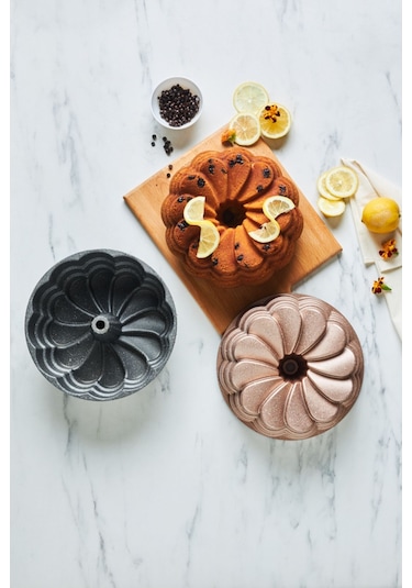 Karaca  Garcia Döküm Kek Kalıbı Rose 25,5 Cm Rose Gold