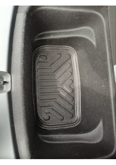 Tesla Model Y Juniper 2025 Sonrası Bagaj Havuzu Arka Alt Küçük