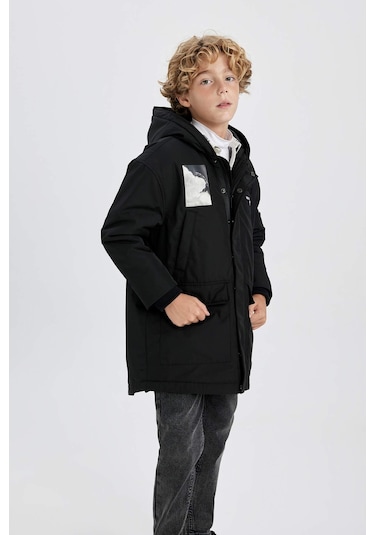 Defacto Erkek Çocuk Su İtici Kapüşonlu Mont Kaban A2732A823WNBK27 Siyah Defacto Erkek Çocuk Su İtici Kapüşonlu Mont Kaban A2732A823WNBK27 Siyah