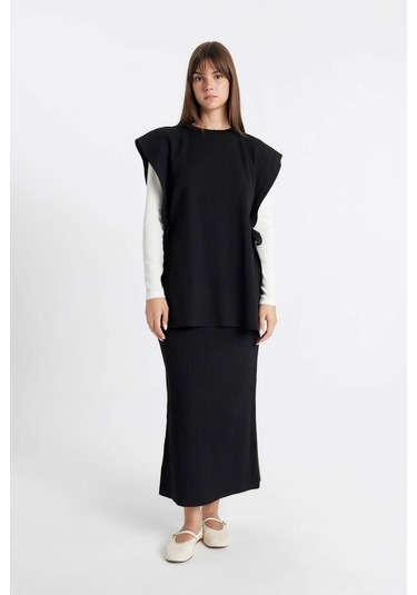 Defacto Regular Fit Basic Düz Maxi Siyah Triko Etek A1314AX24AUBK81 Siyah Defacto Regular Fit Basic Düz Maxi Siyah Triko Etek A1314AX24AUBK81 Siyah