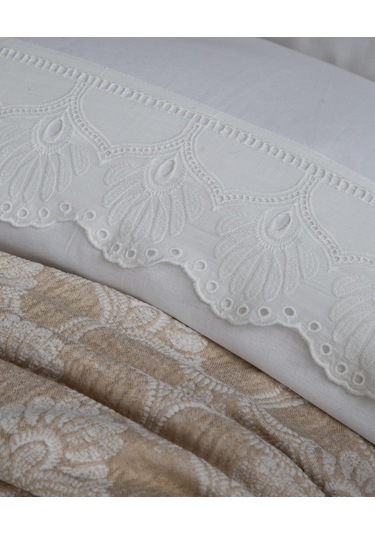 Çift Kişilik Madrid Bej Yatak Örtülü Nevresimli Set Bej