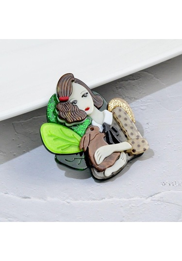 Blucome Akrilik Kız Sarılma Tavşan Broş Nazik Bayan Pin Moda Asetat Fiber Takı Yeni Tasarım 2023 Yüksek Kalite Yeşil