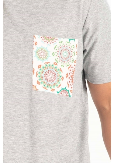 Peraluna Cep Desenli Düz Kesim Açık Gri Pamuklu Erkek T-Shirt-Gri