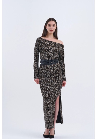 Şıklığın Yeni Tanımı Etek Bluz İkili Takım Koleksiyonumuzla Tarzınıza Güç Katın Siyah