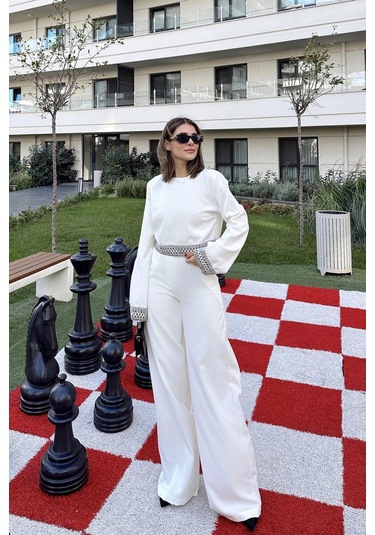 Kadın Beyaz İşleme Detaylı Bluz & Bol Paça Pantolon - Alt & Üst Takım Beyaz