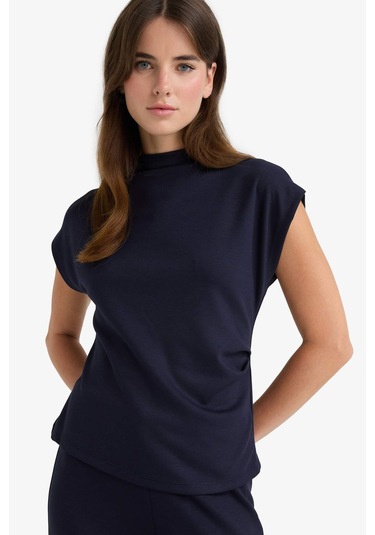 Defacto Slim Fit Dar Kesim Yarım Balıkçı Yaka Pike Kolsuz Bluz F7760ax25aunv135 Lacivert Defacto Slim Fit Dar Kesim Yarım Balıkçı Yaka Pike Kolsuz Bluz F7760ax25aunv135 Lacivert