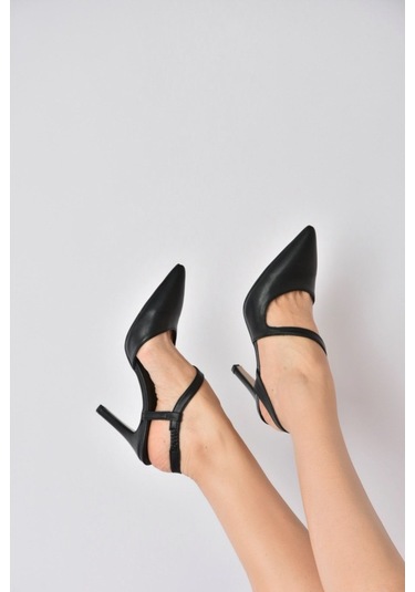 Fox Shoes Siyah Sivri Burun Kadın Topuklu Ayakkabı K404910809