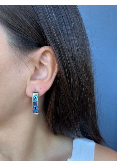 Gümüş Renkli Gözlü Oval Küpe