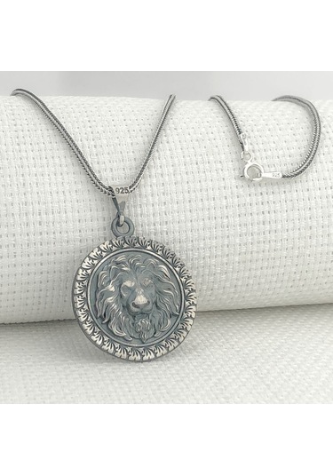 Takıhan 925 Ayar Gümüş Aslan Kabartmalı Kolye Gümüş