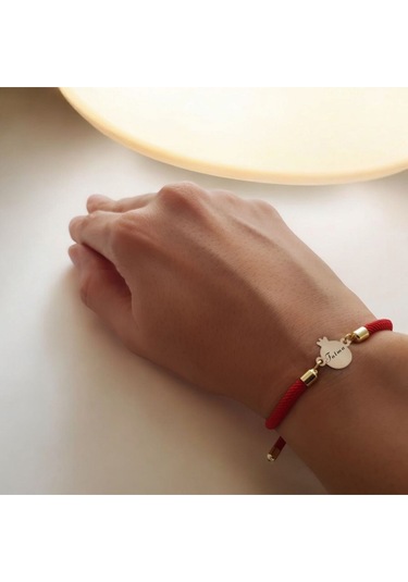 Fatma İsmine Özel İpek Örgülü 14 Ayar Altın Plakalı Nar Motifli Hediye Bileklik-323isim-kırmızı Altın