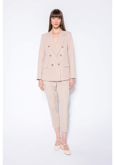 DeFacto Oversize Geniş Kalıp Ceket Yaka Düğmeli Basic Düz Blazer Ceket D4562AX24AUBG647 Bej DeFacto Oversize Geniş Kalıp Ceket Yaka Düğmeli Basic Düz Blazer Ceket D4562AX24AUBG647 Bej