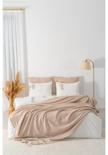 Amara Cappuccino Nakışlı Çift Kişilik %100 Pamuklu Nevresimli Pike Seti - 7 Parça Çeyiz Seti Cappuccino