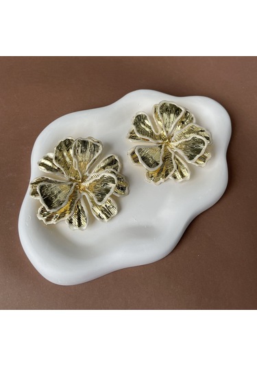 Beyaz Ve Altın Desenli Büyük Yaprak Küpe Çok Renkli