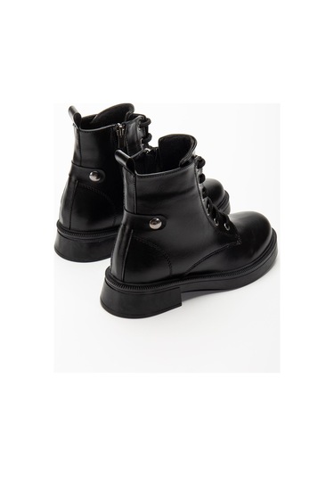 02-2003 Siyah Kırışık Rugan Bağcıklı Fermuarlı Günlük Kadın Bot Siyah