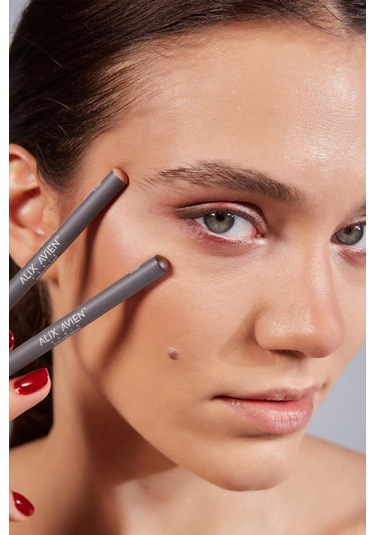 Alix Avien Alix Avien Aydınlatıcı Etkili Kremsi Göz Ve Dudak Kalemi Eyeliner Cream 001 Creamy Beige