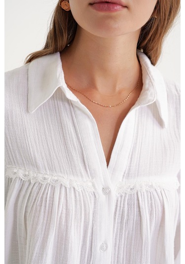 4677 Kadın Dantel Detaylı Müslin Gömlek Beyaz Beyaz 4677 Kadın Dantel Detaylı Müslin Gömlek Beyaz Beyaz