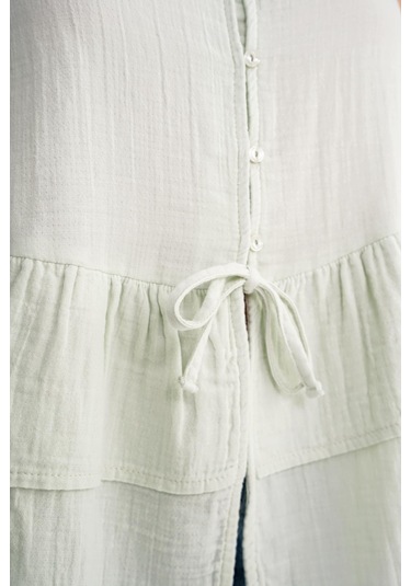 4722 Kadın V Yaka Fırfırlı Müslin Bluz Adaçayı Adaçayı