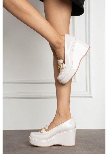 Zenne Shoes Dolgu Topuklu Tokalı Kadın Ayakkabı Beyaz Rugan