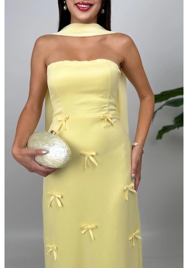 Lilina Straplez Fiyonk Detaylı Şal Aksesuarlı Uzun Sarı Abiye Elbise Sarı