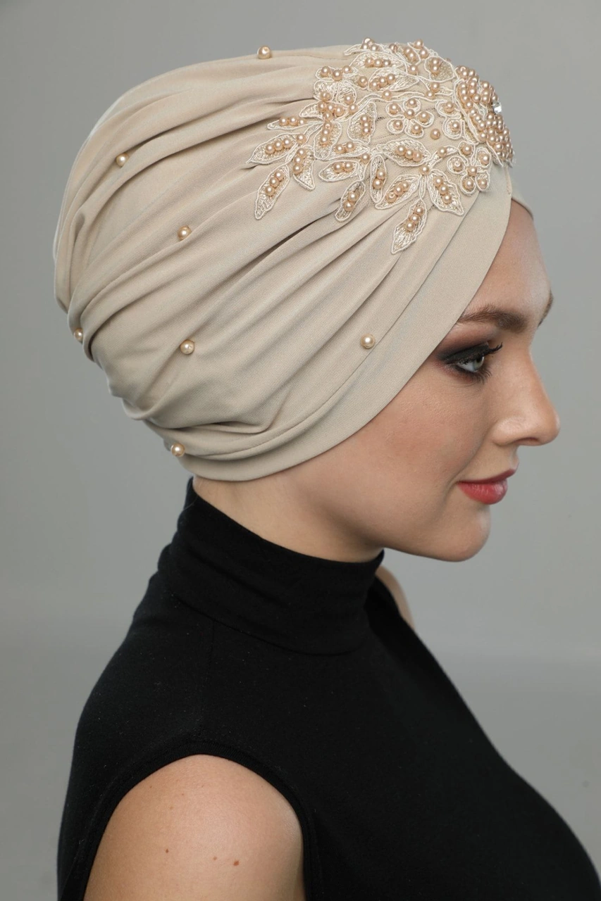 Kopma Astarlı Işlemeli Bej Gül Motifli Hazır Türban Tesettür Abiye Bone Bej Gül