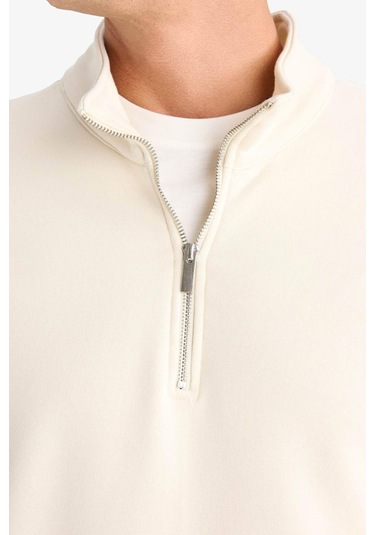 DeFacto Comfort Regular Fit Rahat Kalıp Fermuarlı Dik Yaka Basic Düz Sweatshirt X7405AZ24AUER117 DeFacto Comfort Regular Fit Rahat Kalıp Fermuarlı Dik Yaka Basic Düz Sweatshirt X7405AZ24AUER117