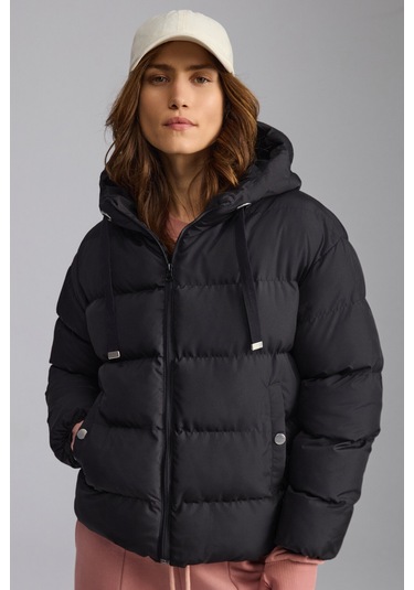 Chantal Kadın Kapüşonlu Kolu Lastikli Rüzgar Geçirmez Çift Cepli Şişme Siyah Mont