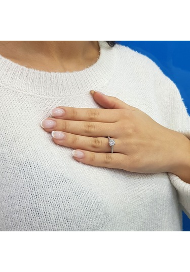 Lova 1 Karat Tektaş Görünümlü Pırlanta Yüzük - 1040541