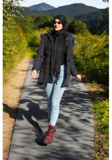 Kışlık Orta Boy Kürklü Kapüşonlu Su Geçirmez Tasarım Kadın Şişme Mont Siyah