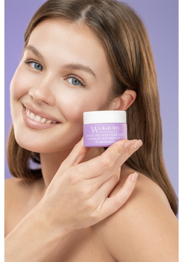 Volkan Ates Natural & Beauty Lavanta Yağlı Nemlendirici Krem Cam Kavanoz 50 ML