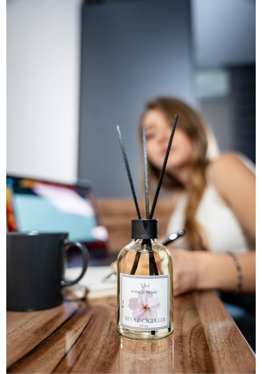 Vivaldi Home Beyaz Çiçekler Çubuklu Oda Kokusu Esansiyel Uçucu Yağ 100 ML