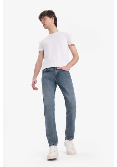 DeFacto Slim Tapered Fit Dar Kalıp Normal Bel Daralan Paça Jean Pantolon E7035AX25SPNM84