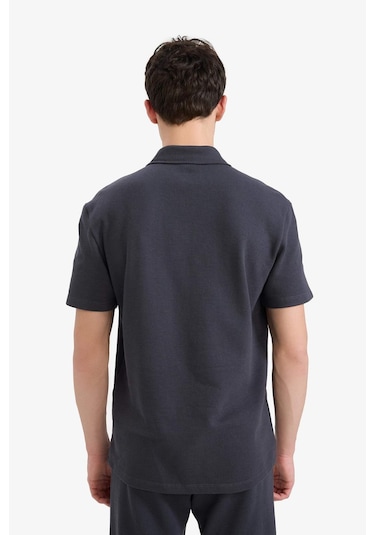 DeFacto Regular Fit Polo Yaka Kısa Kollu Dokulu Tişört E4027AX25SPAR214 DeFacto Regular Fit Polo Yaka Kısa Kollu Dokulu Tişört E4027AX25SPAR214