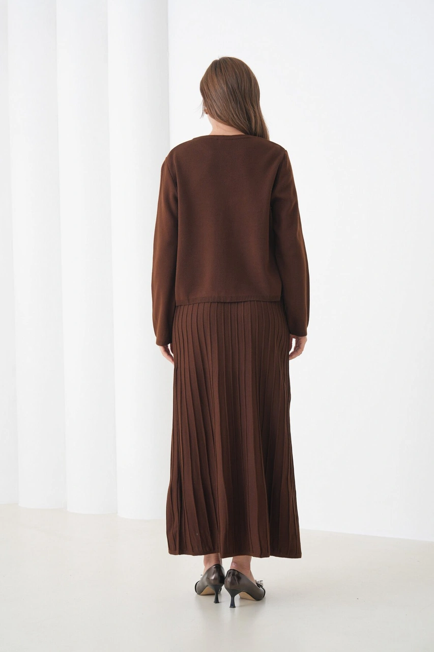 Kadın Pileli Etek Kazağı Düğmeli Tesettüre Uygun Örgü Triko Etekli Ceket Takım Kahverengi