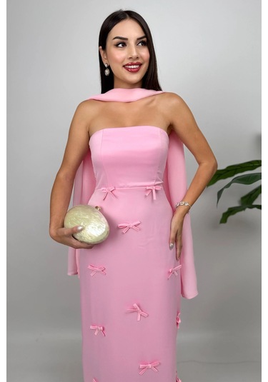 Lilina Straplez Fiyonk Detaylı Şal Aksesuarlı Uzun Pembe Abiye Elbise Pembe