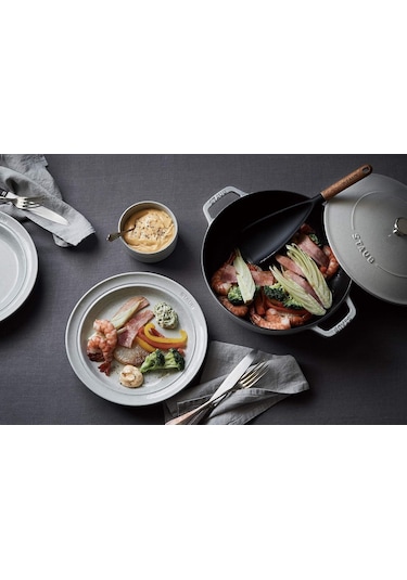 Staub Demir Döküm Sote Tenceresi 24cm Trüf Beyazı