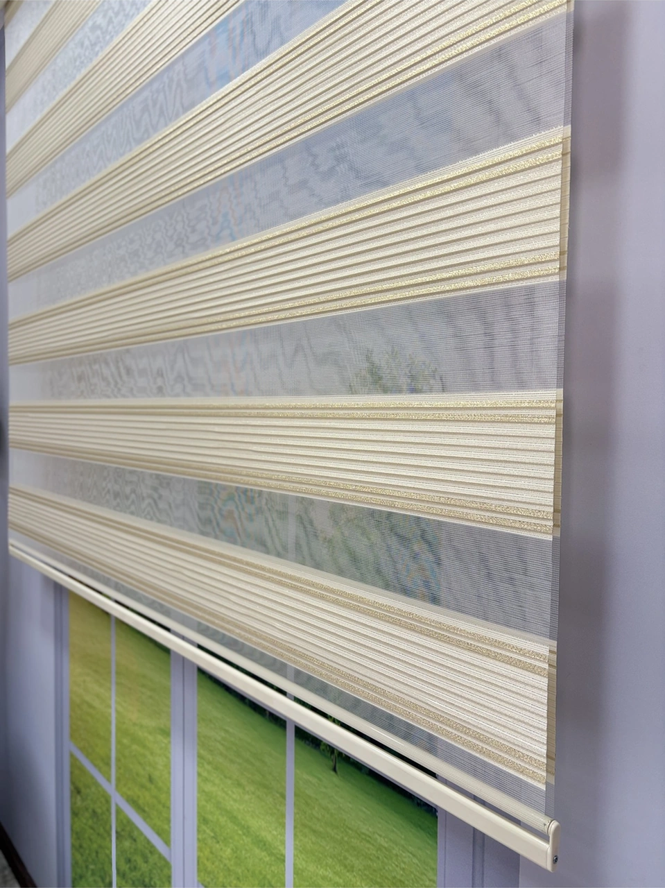 Anka Serisi Gold Simli Zebra Perde Gündüz Gece Kullanım, Stor Mekanizmalı Altın