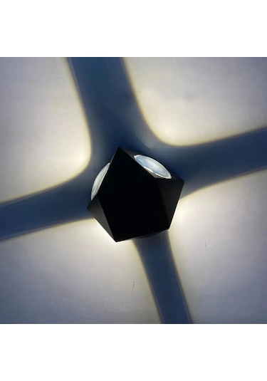 Ycl 8 W Piramit Led Duvar Aplik - Gün Işığı 3000k - Siyah -ıp44 Siyah