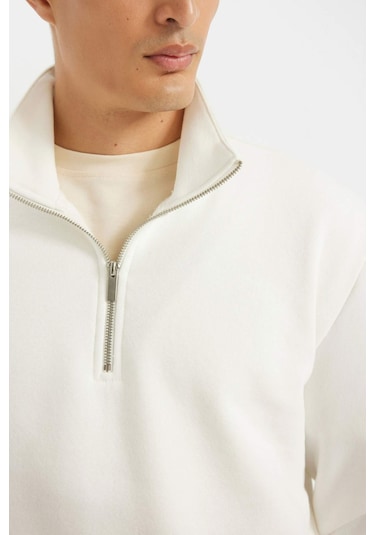 DeFacto Comfort Regular Fit Rahat Kalıp Fermuarlı Dik Yaka Basic Düz Sweatshirt X7405AZ24AUWT32 DeFacto Comfort Regular Fit Rahat Kalıp Fermuarlı Dik Yaka Basic Düz Sweatshirt X7405AZ24AUWT32