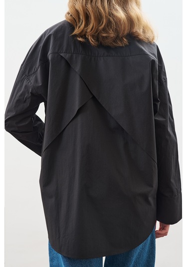 Tasarım Detaylı Oversıze Gömlek Siyah Siyah